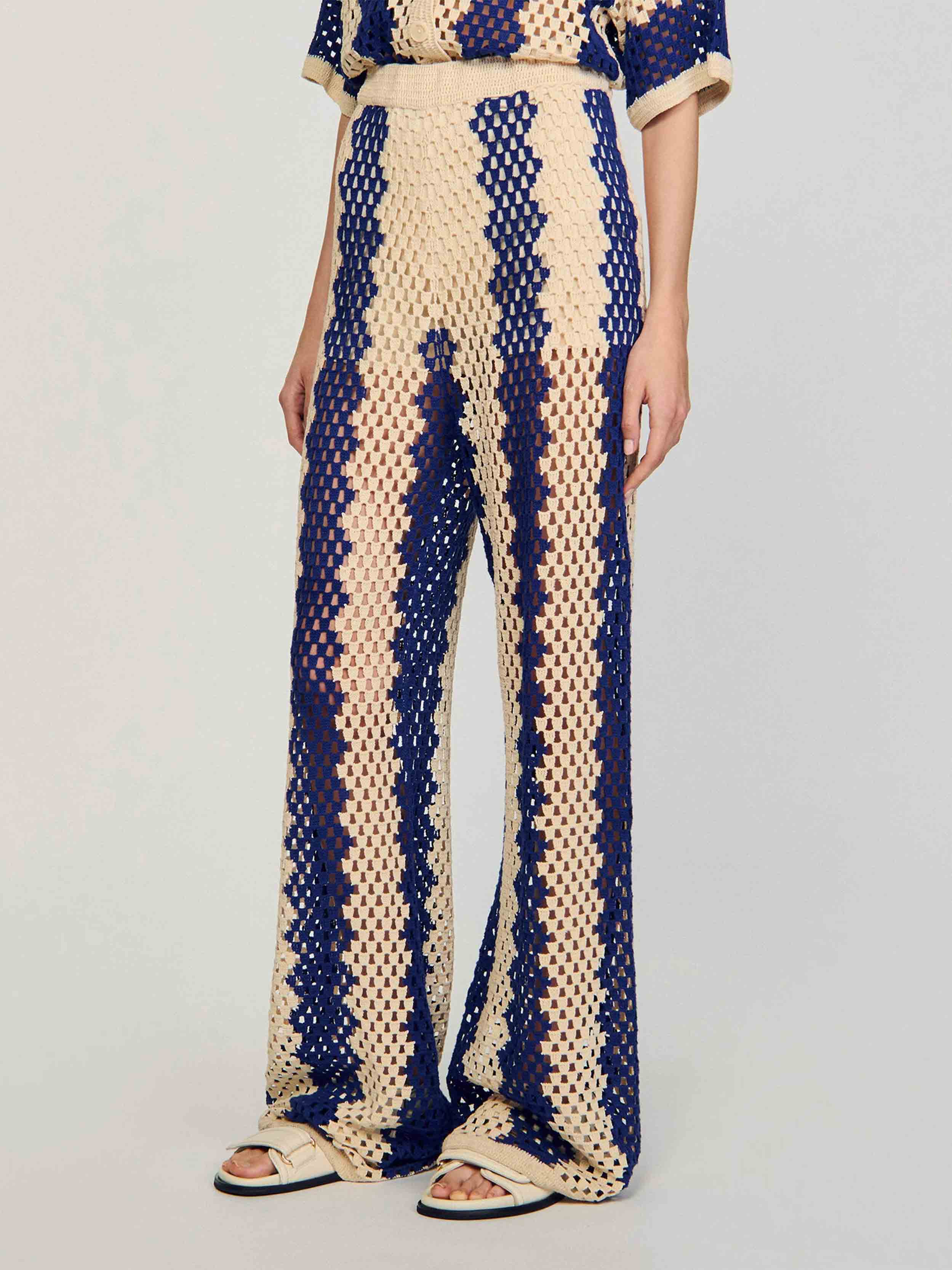 Blue / Ecru