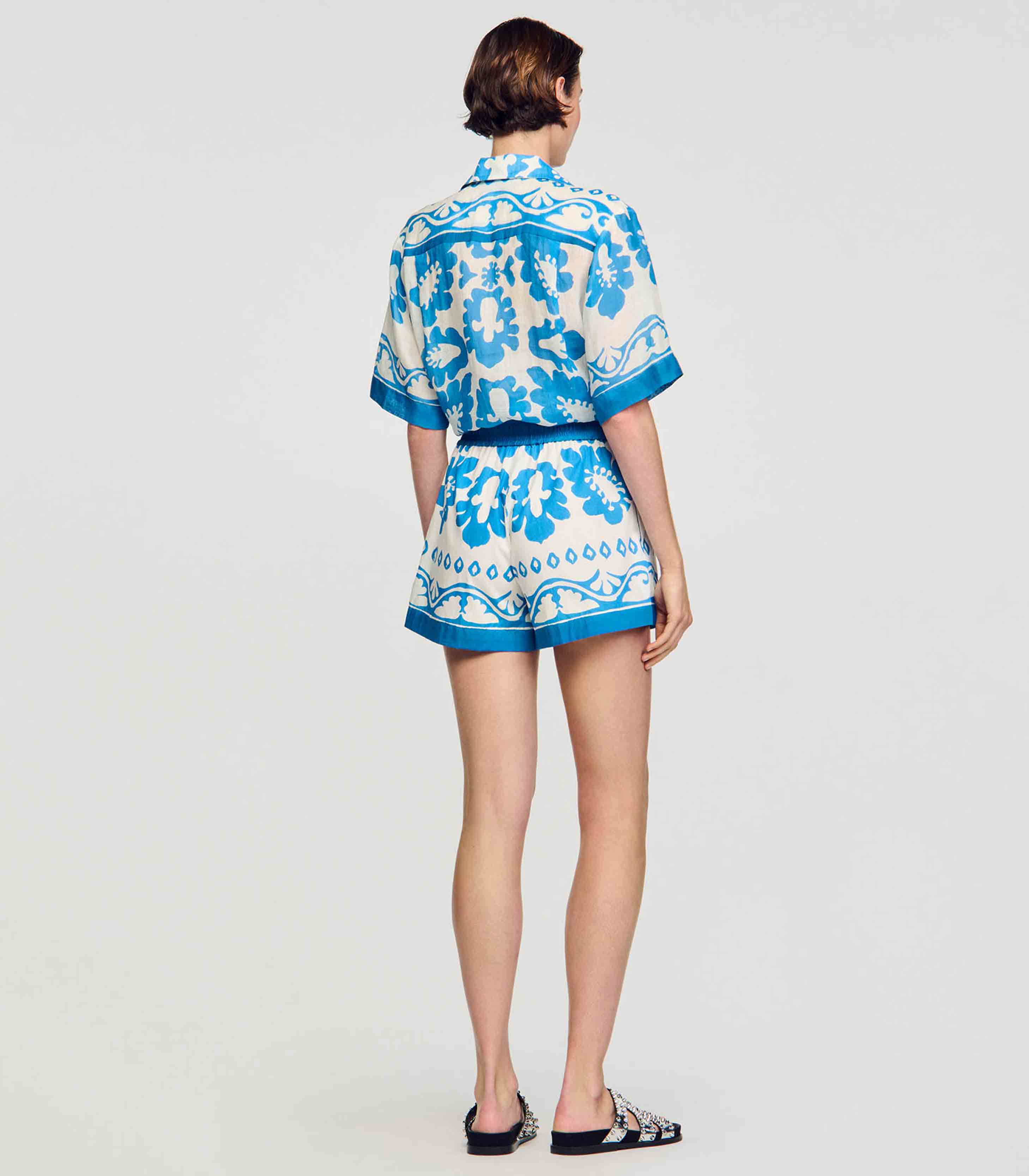 Blue / White