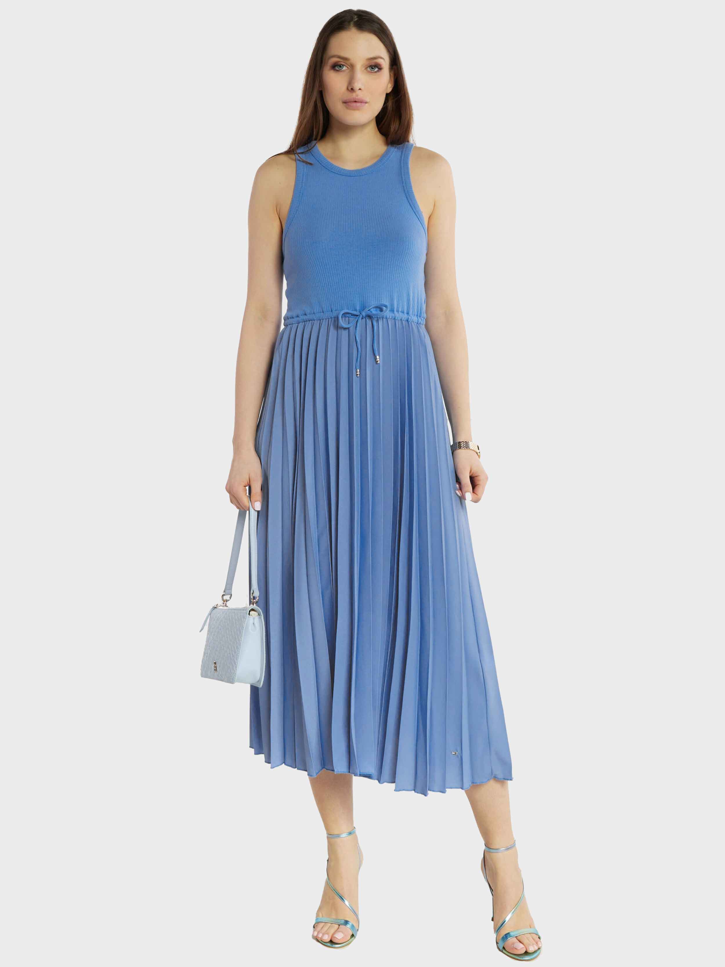 medium blue