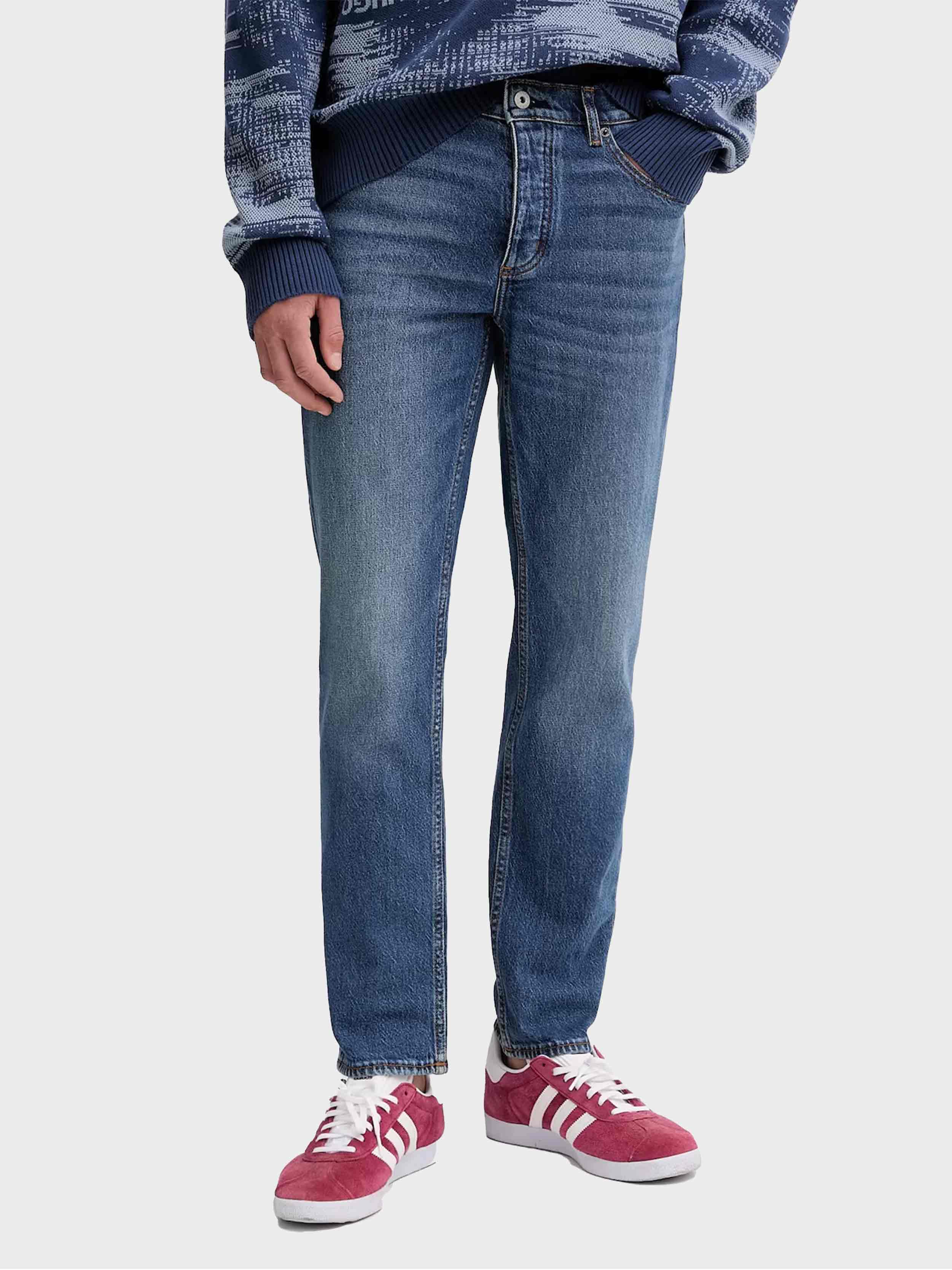 medium blue
