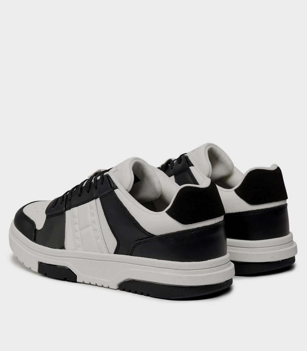 Black/White
