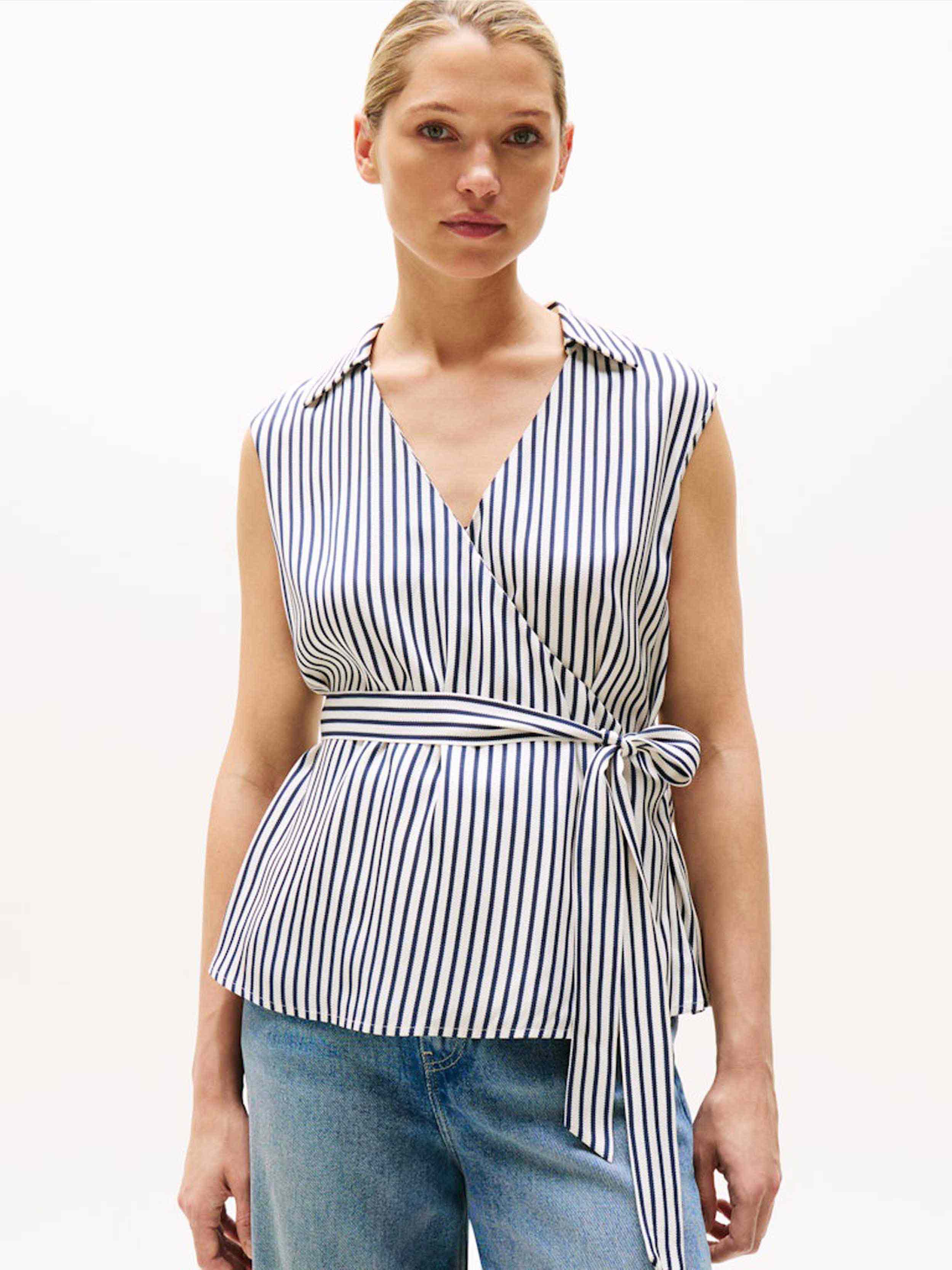 White / Navy Stripe