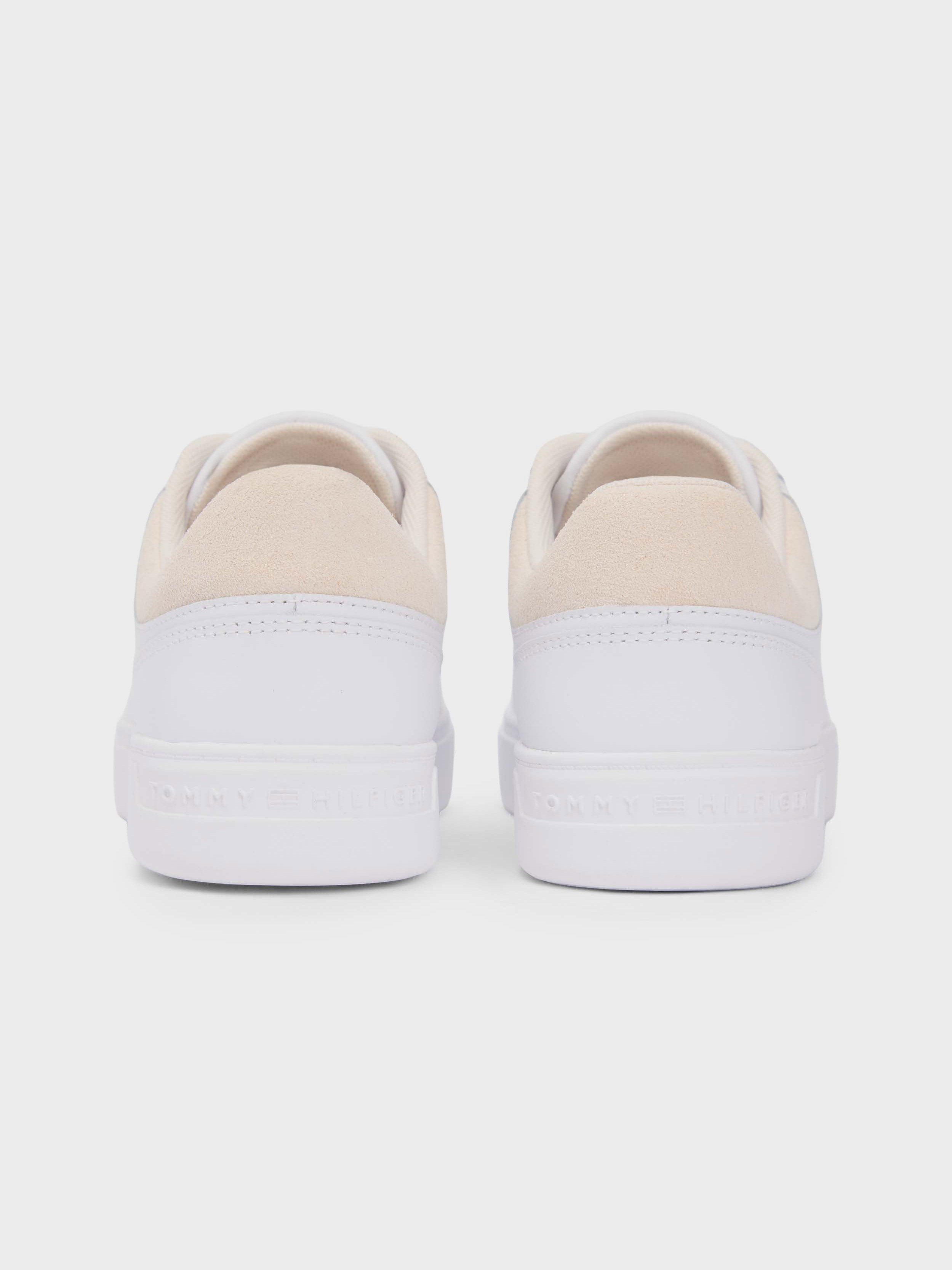 White/Soft cream