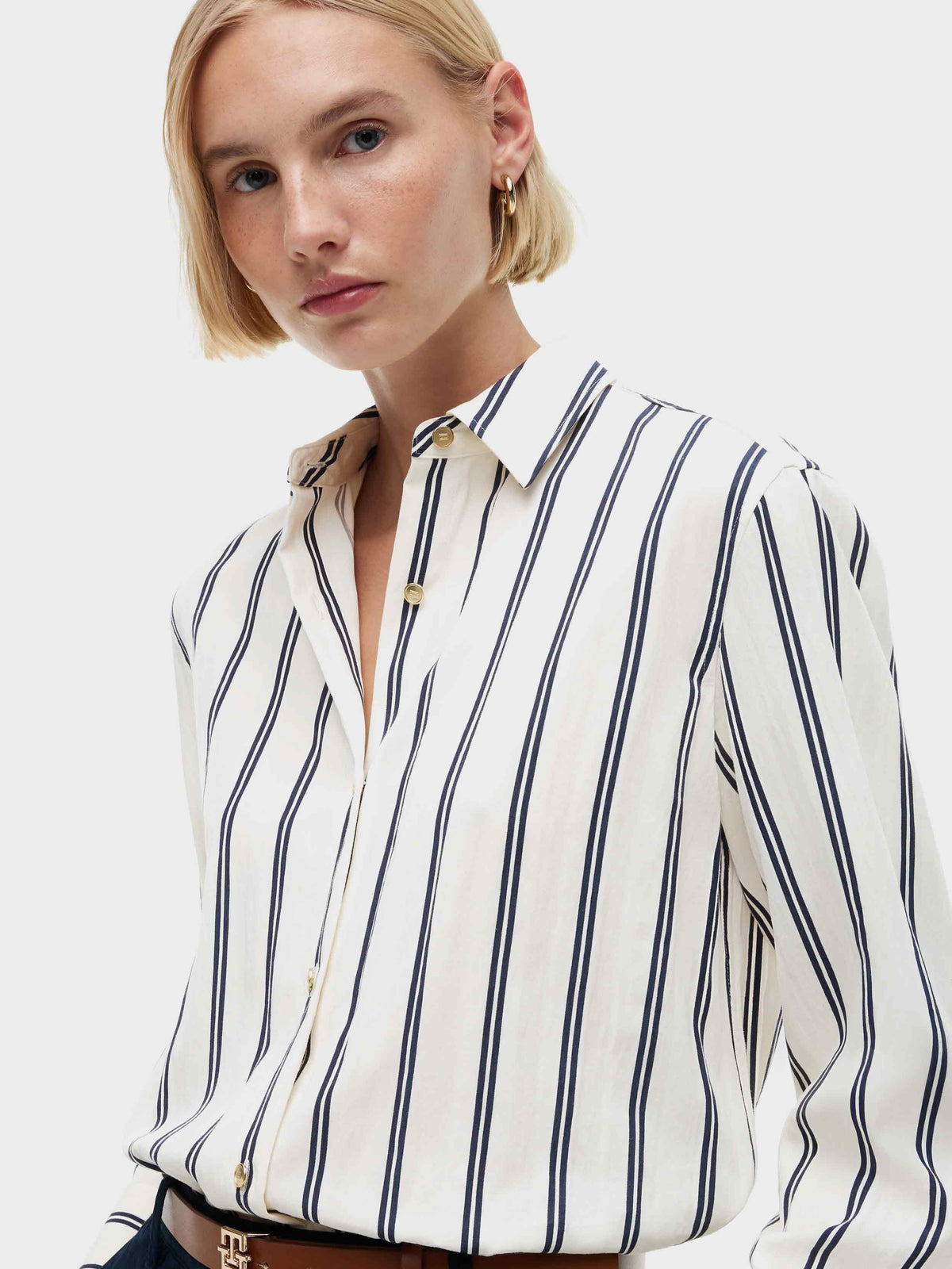 White/Black/Stripe