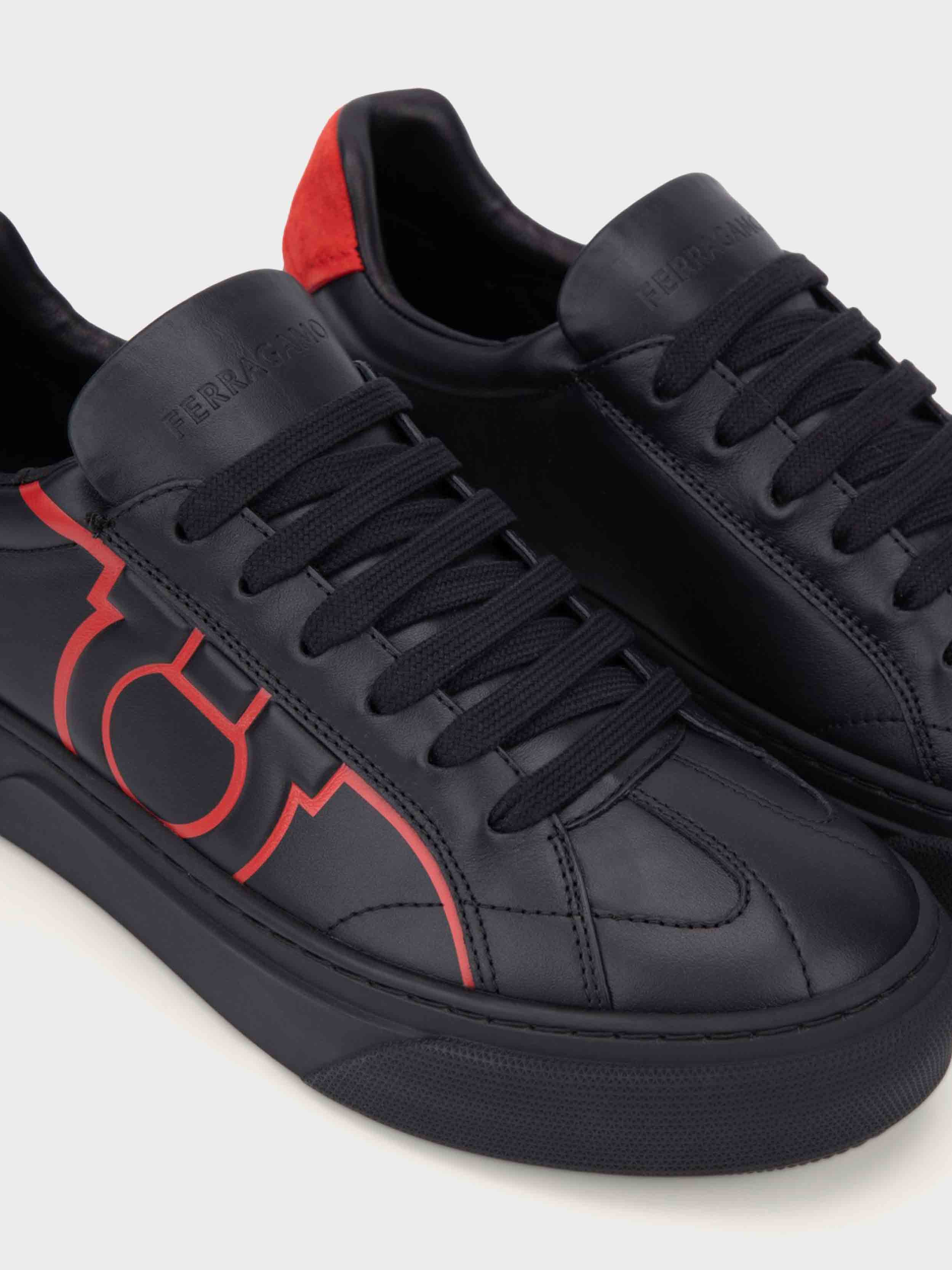 Black/Red