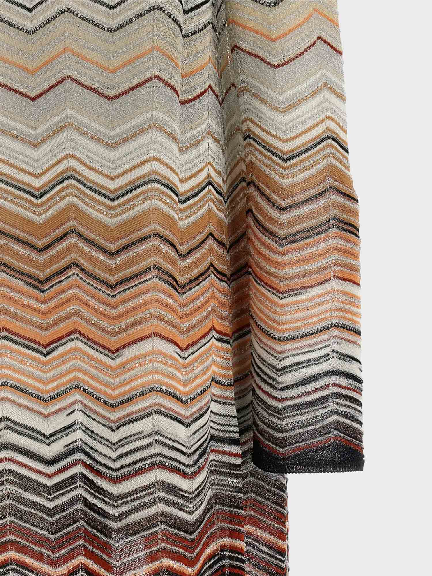 Beige/Red