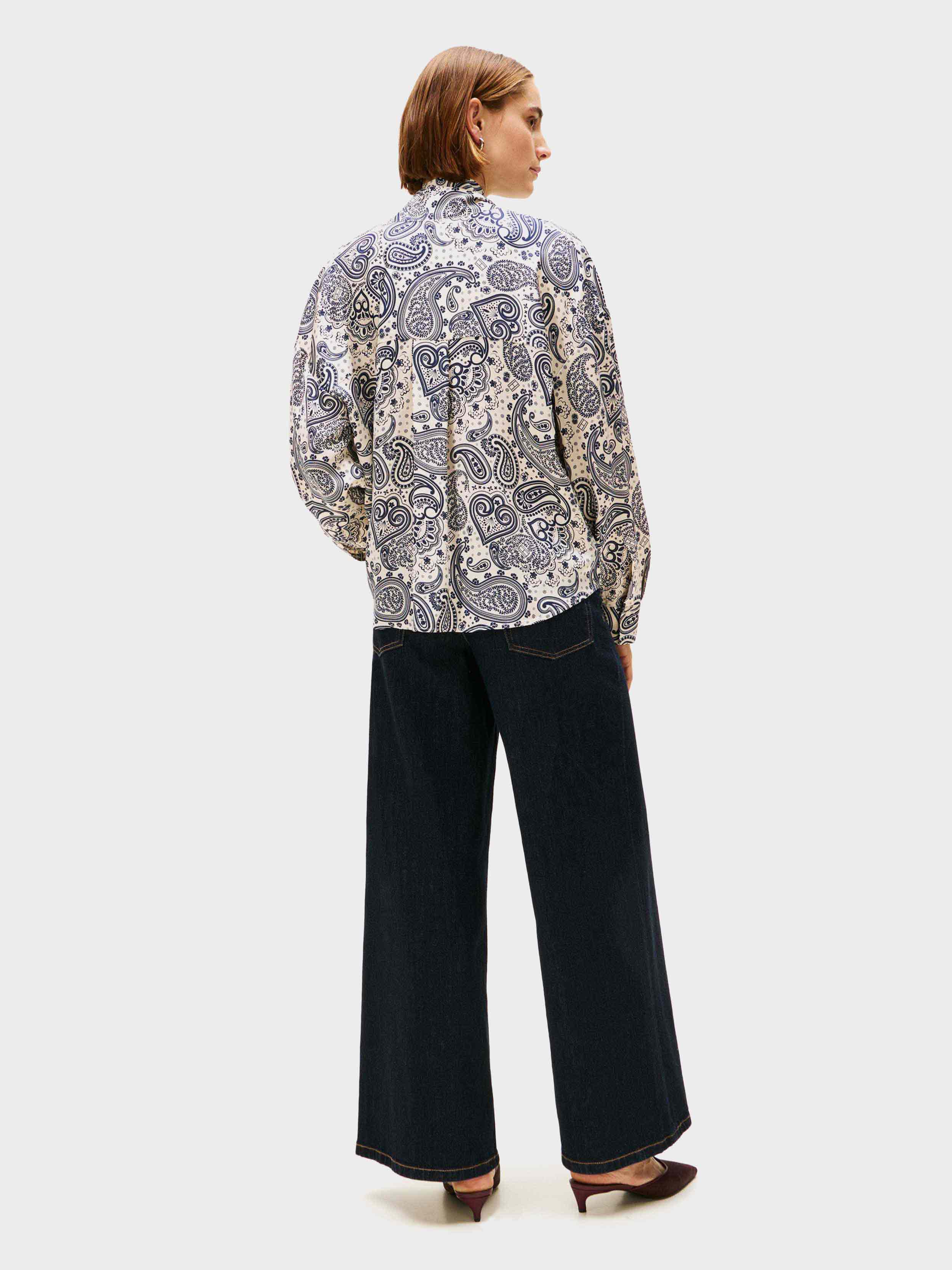 Navy / Ecru