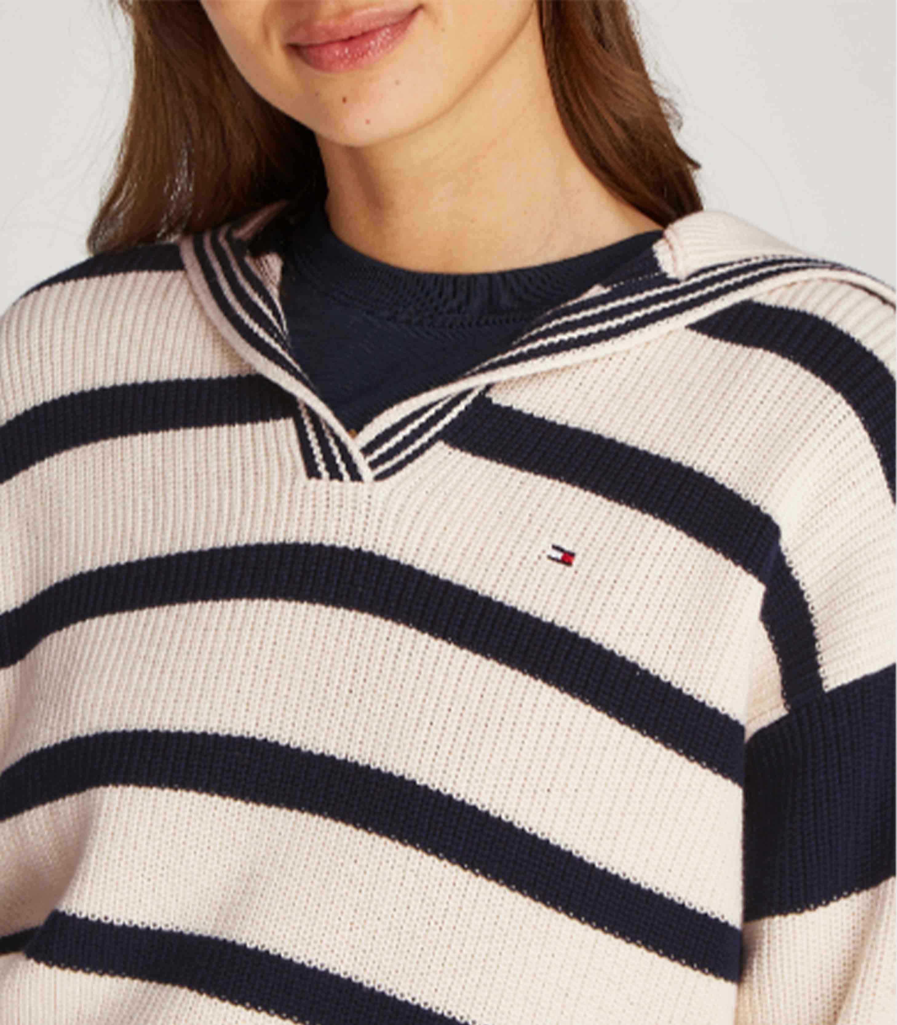 Navy/Off white