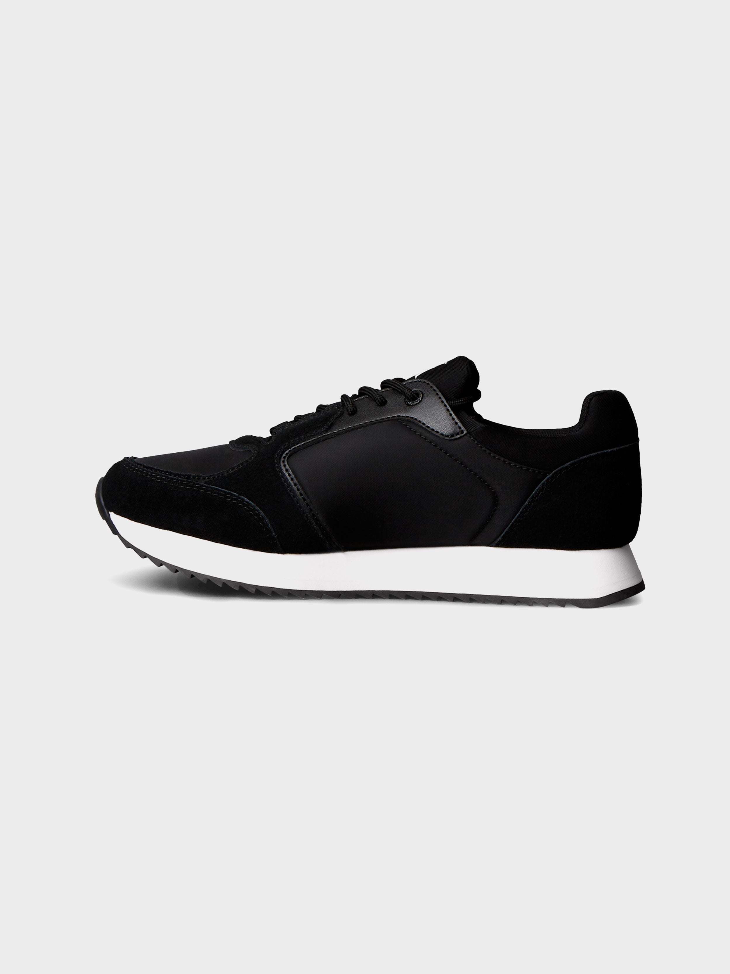 black/white