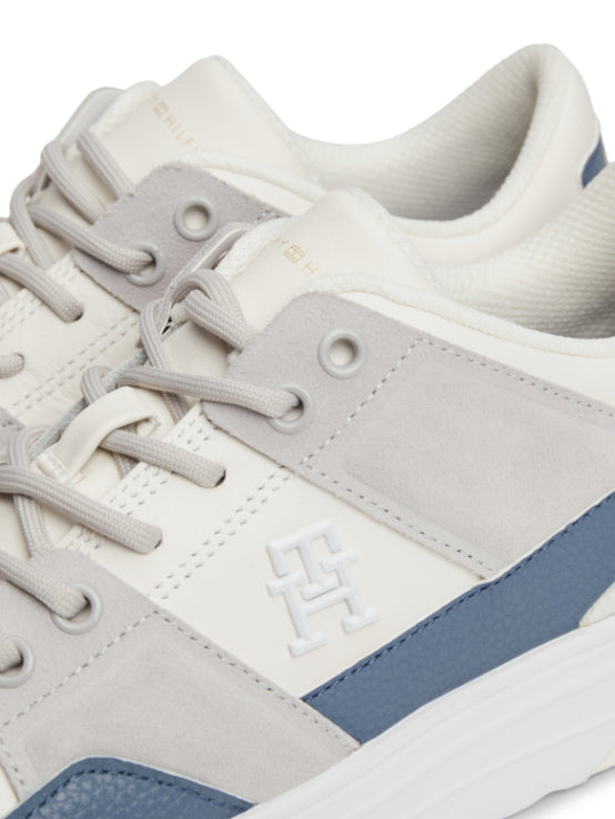 White/Navy blue