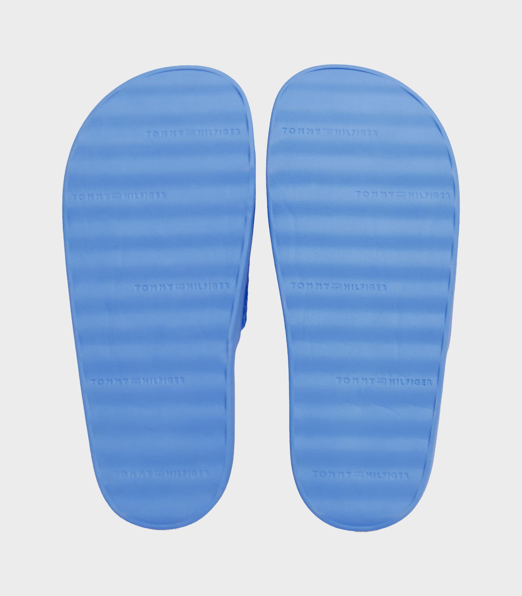 medium blue