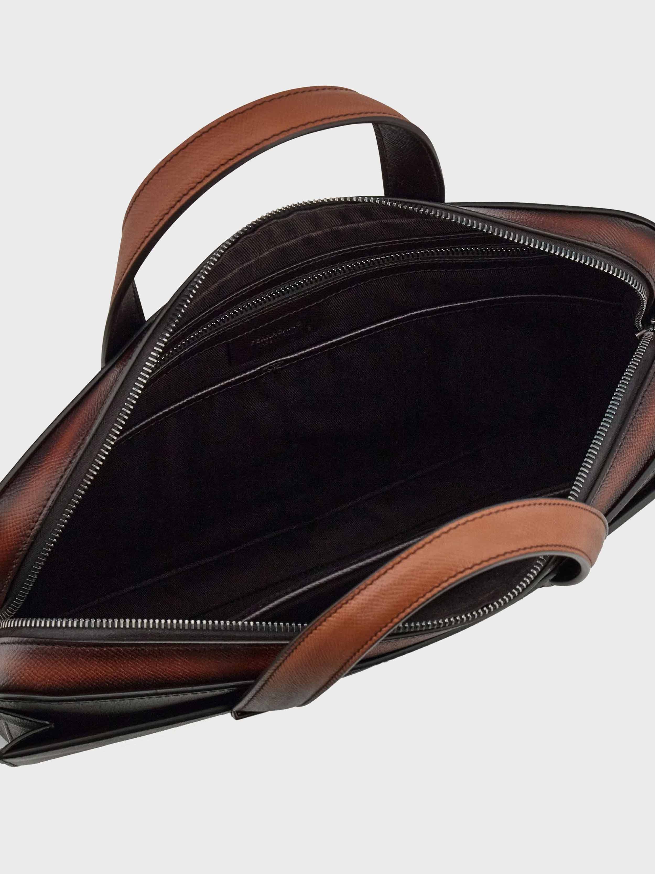 Dark brown/Black