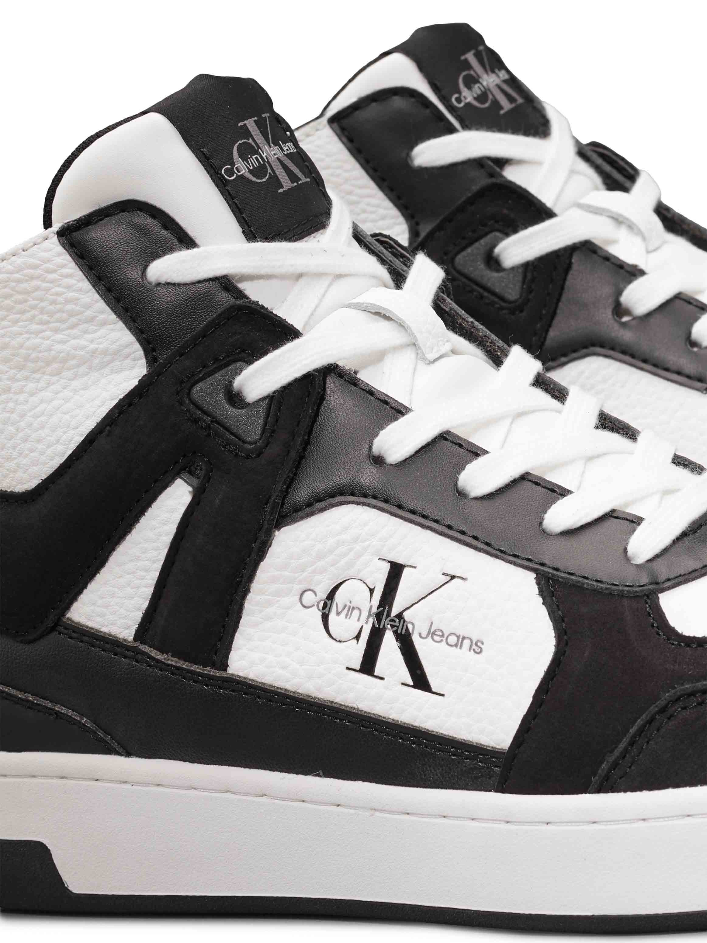 black/white