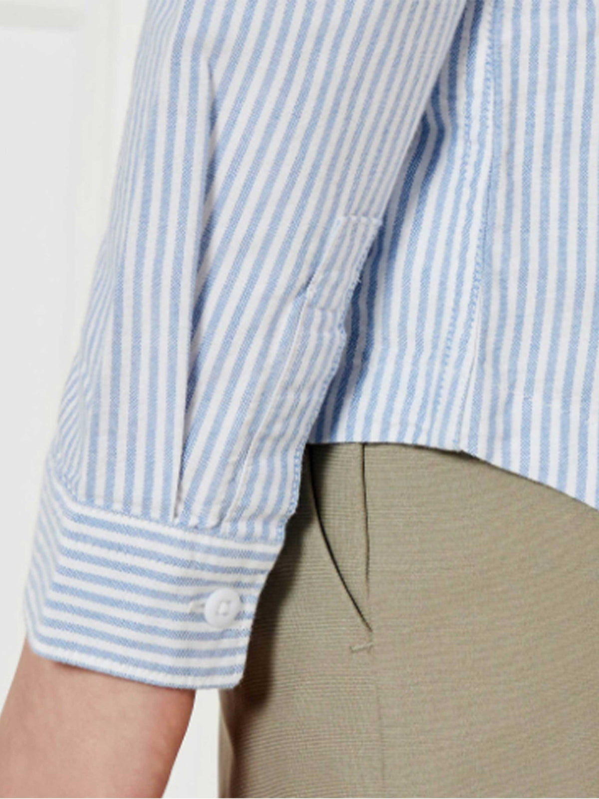 Light blue/White stripe