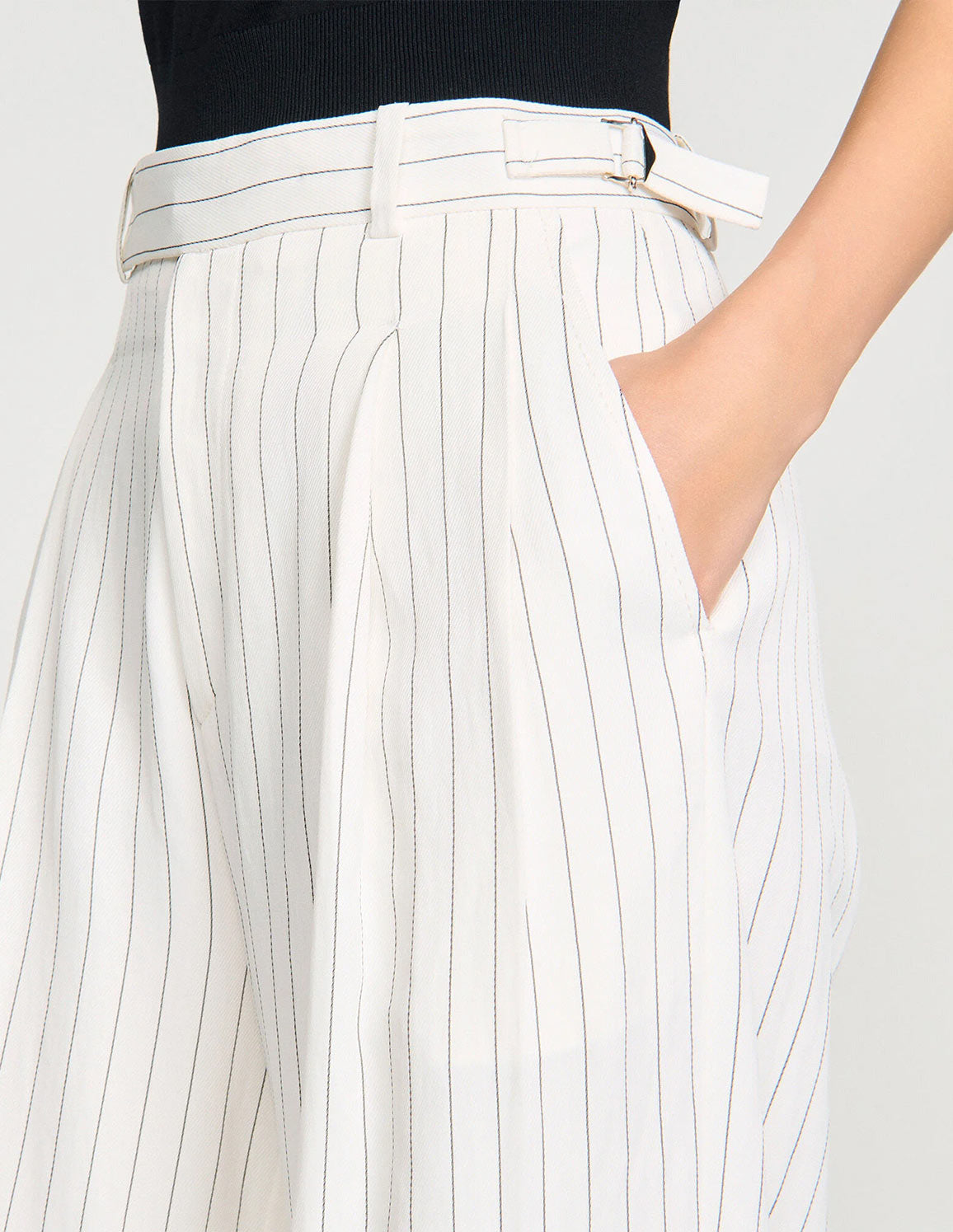 Ecru / Black