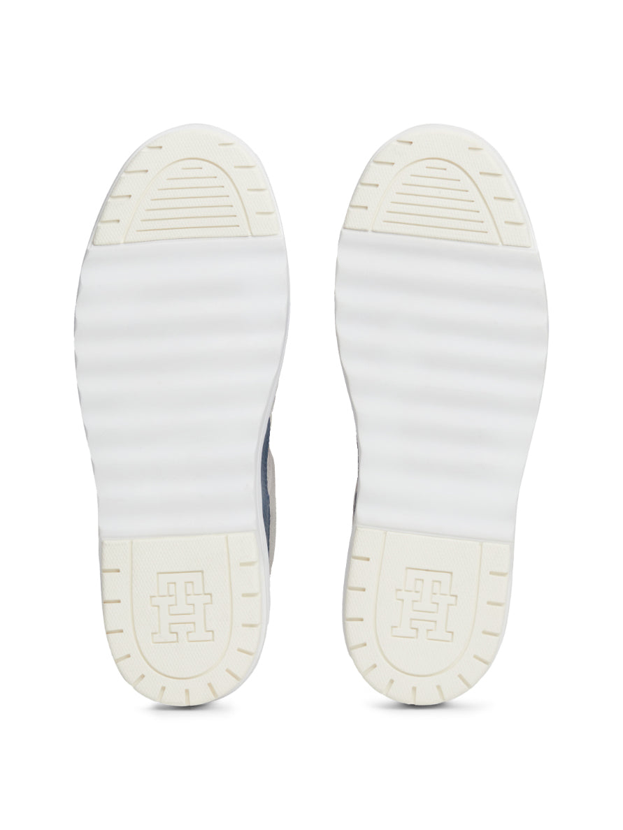 White/Navy blue