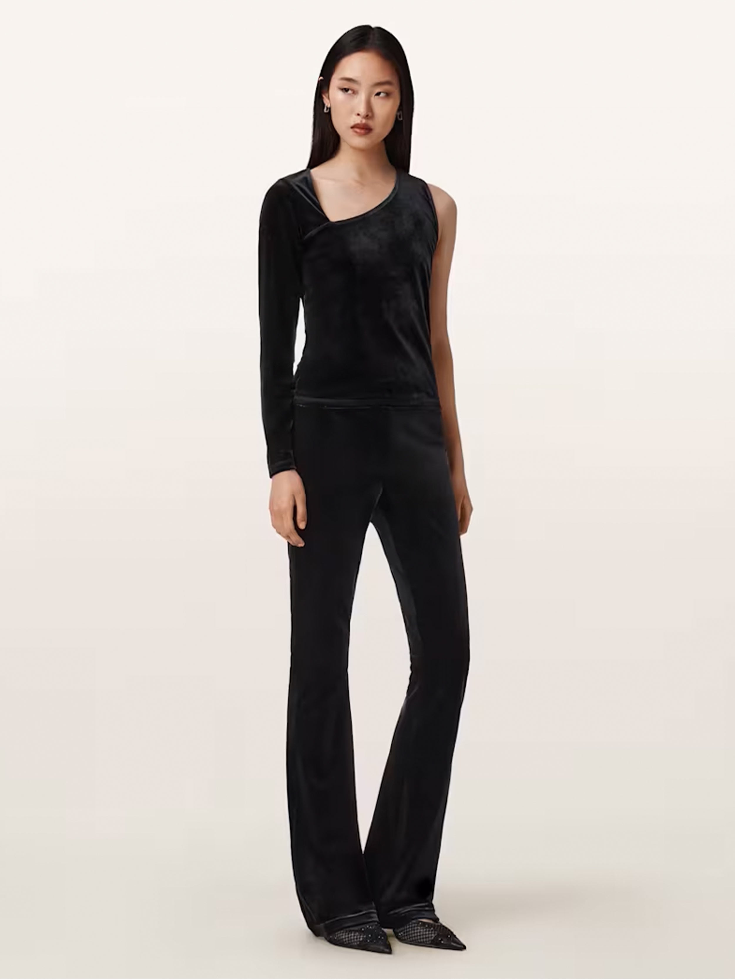 VELVET BLACK