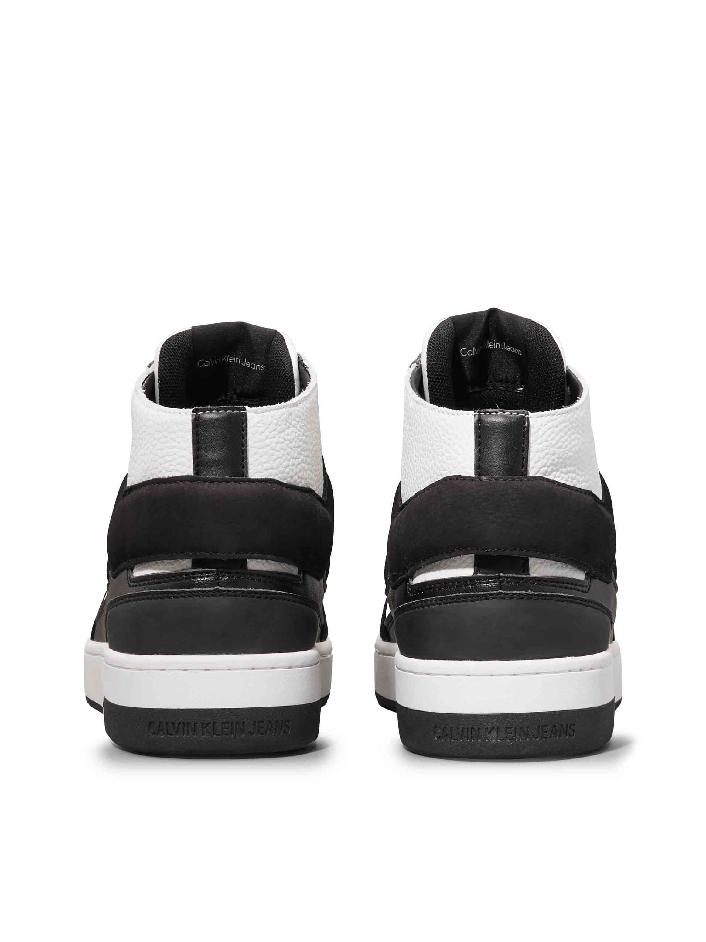 black/white