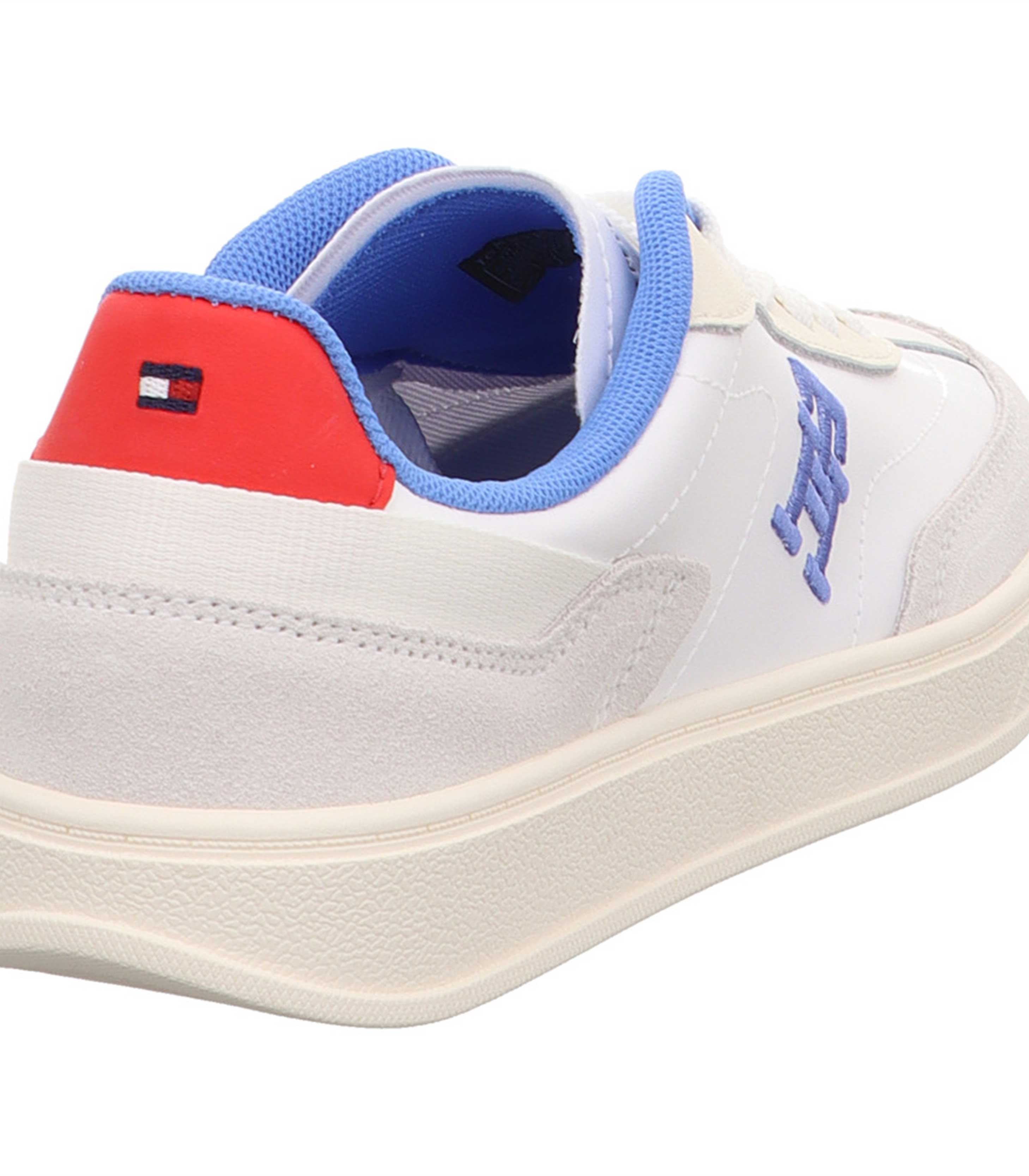 medium blue