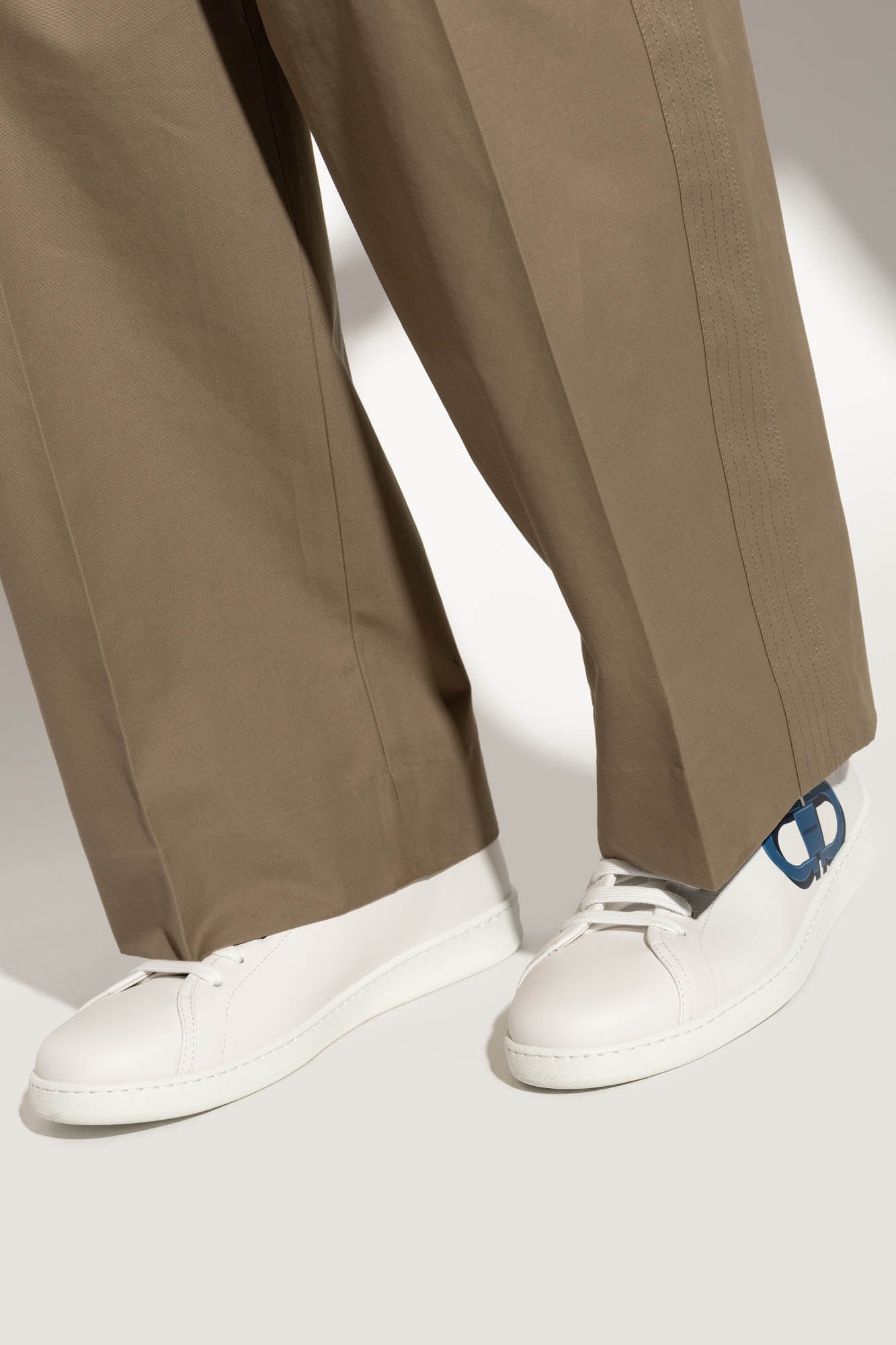 Off White 2