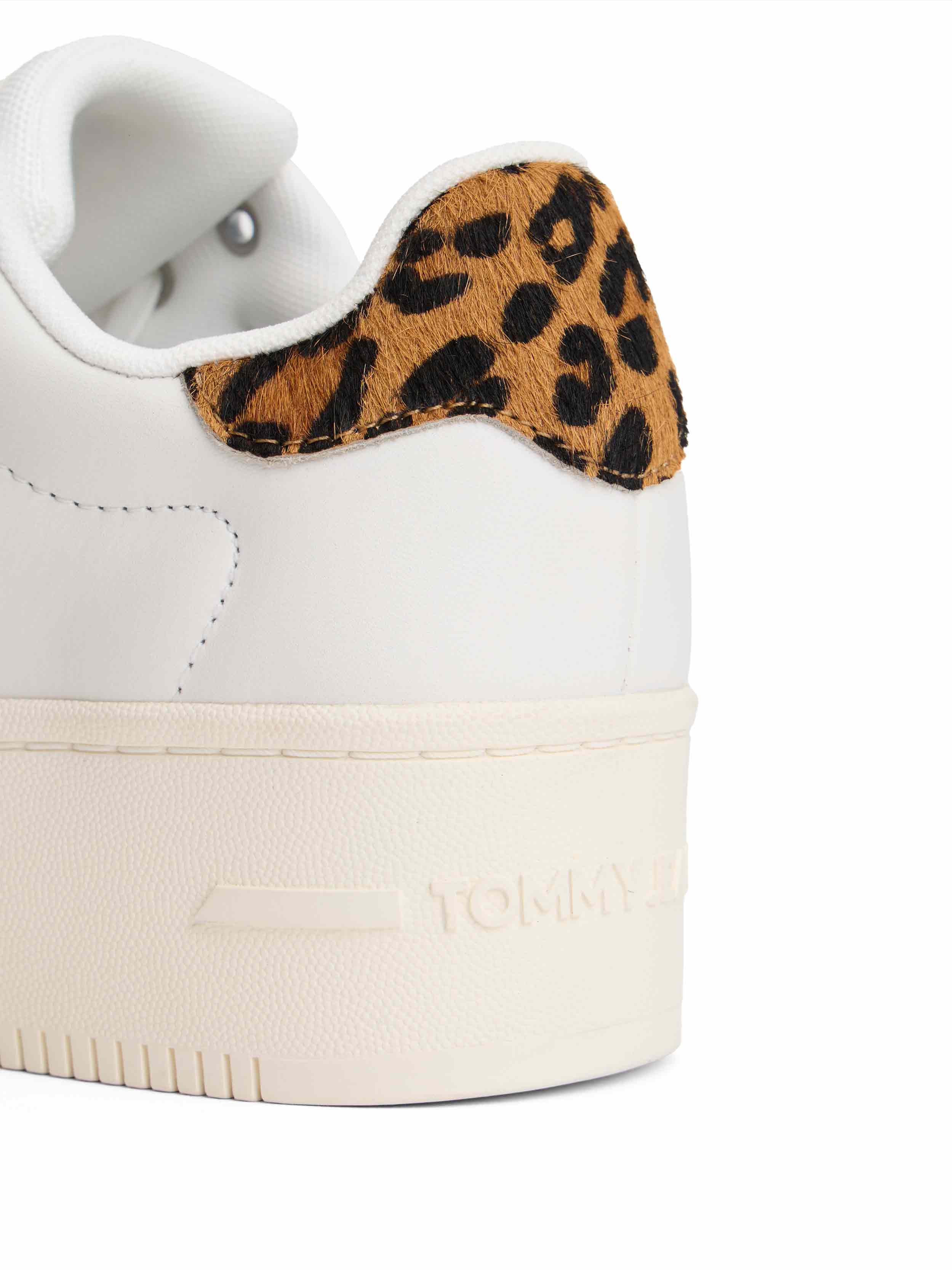 Ivory/Leopard
